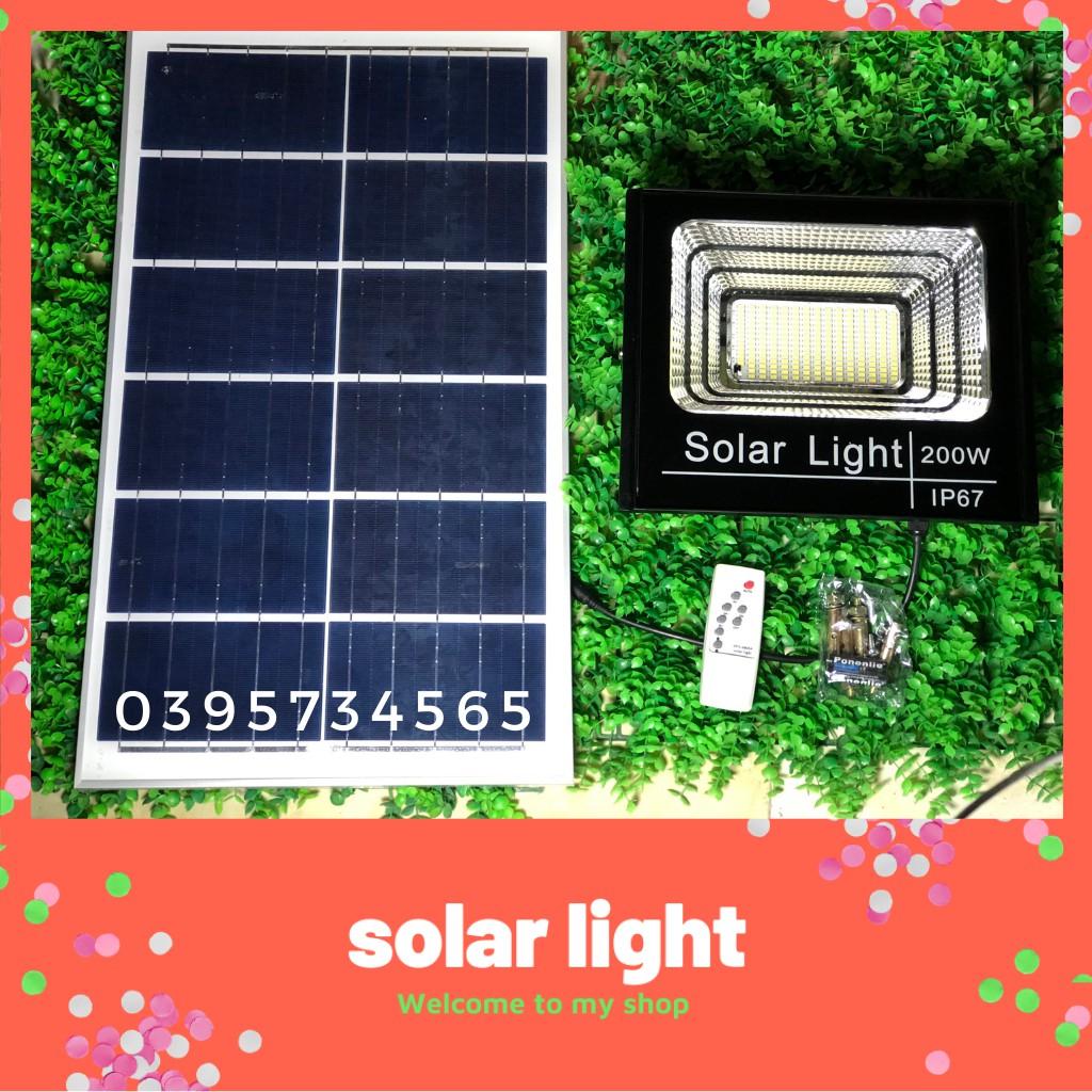 Đèn pha năng lượng mặt trời 200W