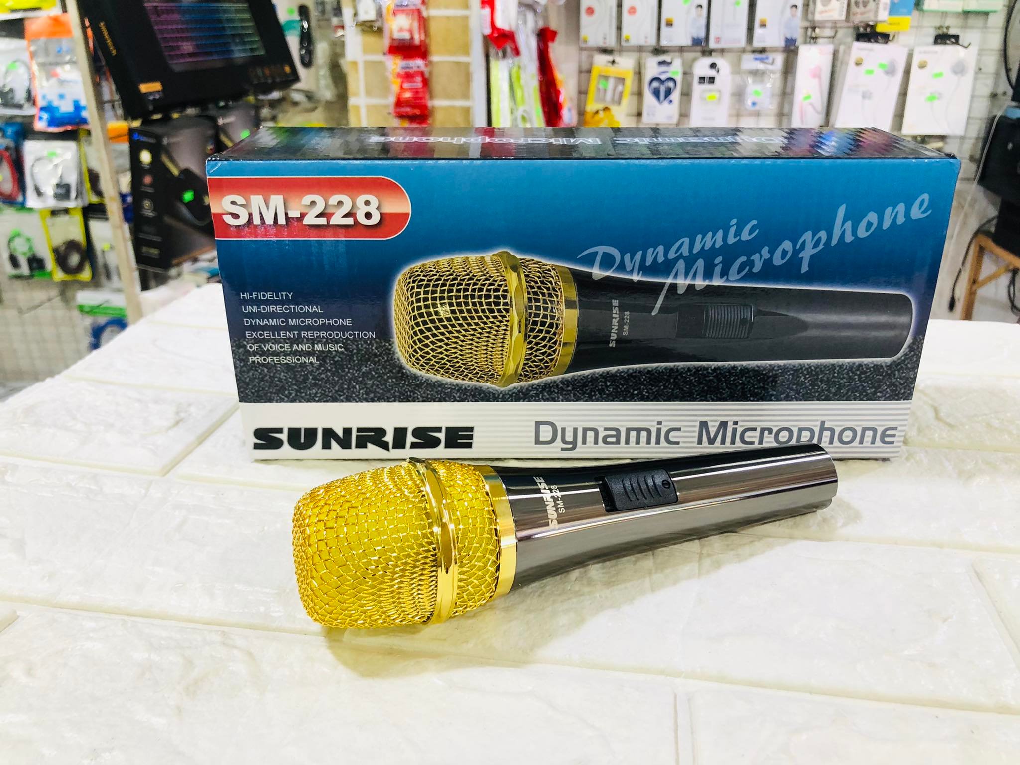 MICRO KARAOKE SUNRISE SM-228 CÓ DÂY,CHỐNG HÚ TỐT,CỰC HÚT TIẾNG - HÀNG CHÍNH HÃNG