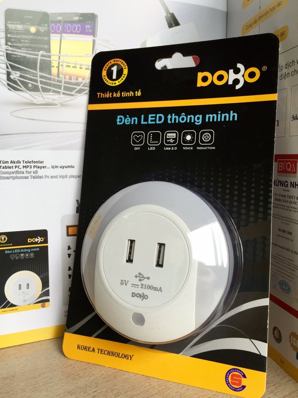 Đèn Ngủ LED Cảm Biến Kèm Ổ Cắm USB Dobo Electric Korea - Trắng