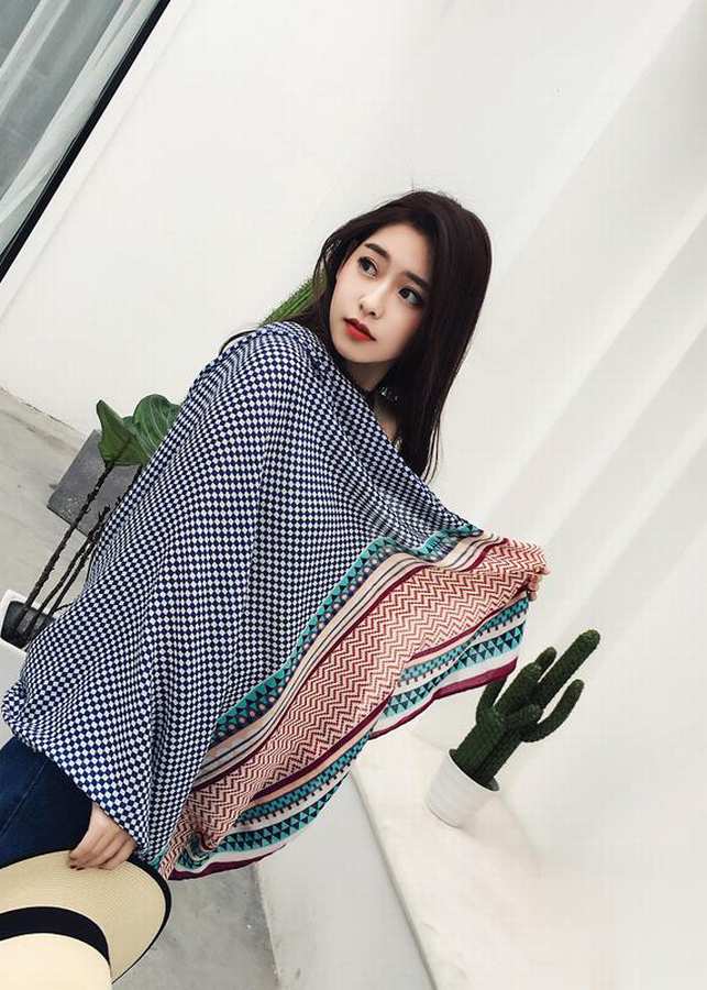 Khăn Choàng Cổ Họa Tiết Caro Màu Xanh Dương - Cotton Viscose - 180x100cm - Mã KC032