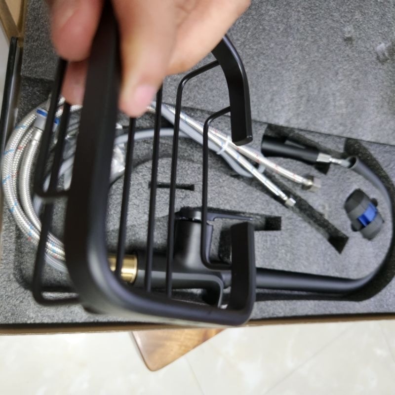 Vòi rửa chén nóng lạnh dây rút / vòi rửa chén nóng lạnh bằng đồng màu đen