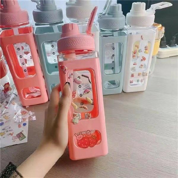 Bình Nước Hình Chữ Nhật Cỡ Lớn 700Ml Có Ống Hút Tặng Kèm Sticker