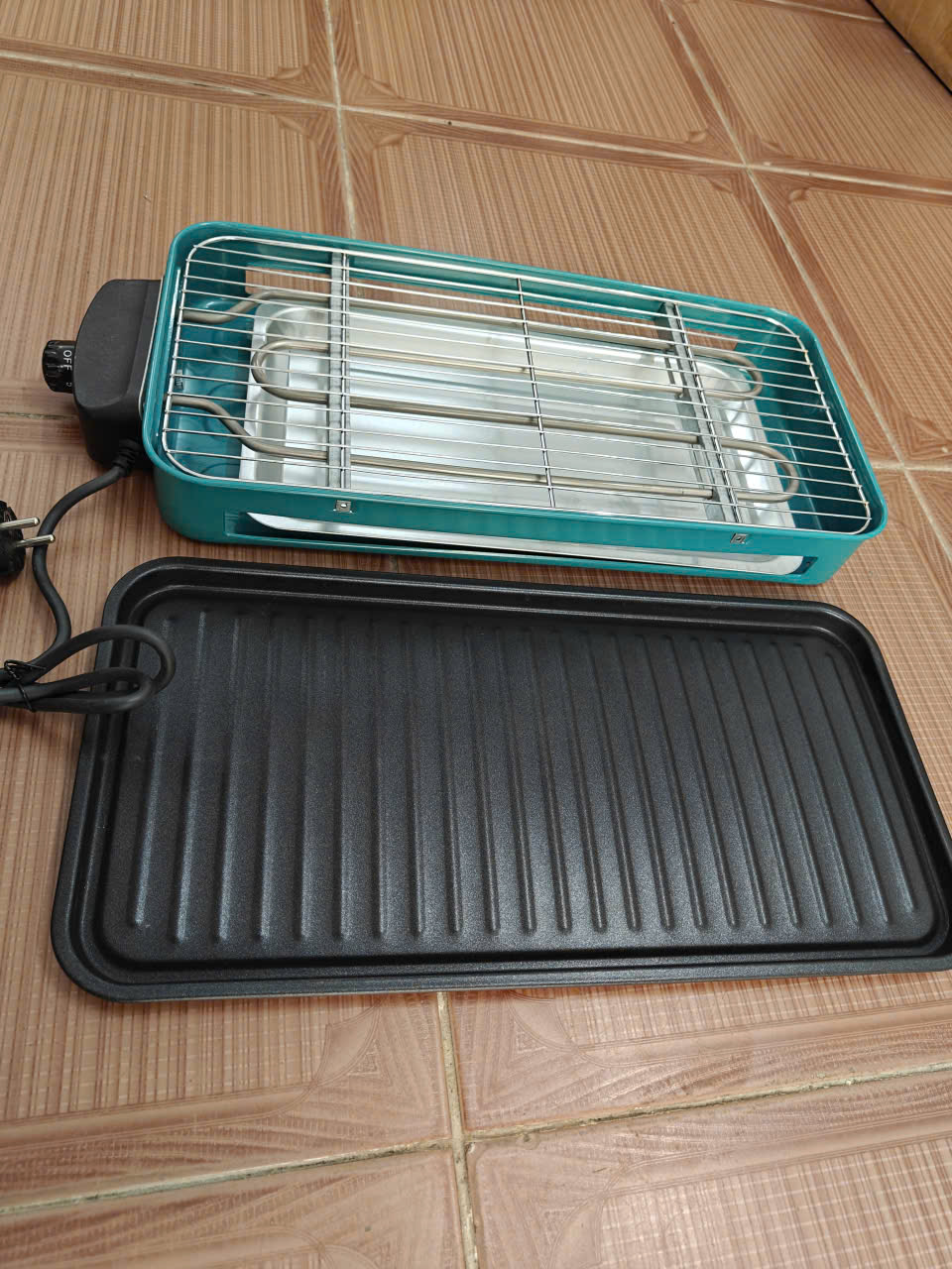 Bếp Nướng Điện Bbq Không Khói Hàn Quốc Mr-001 1600W Kèm Vỉ Nướng Và Khay Nướng