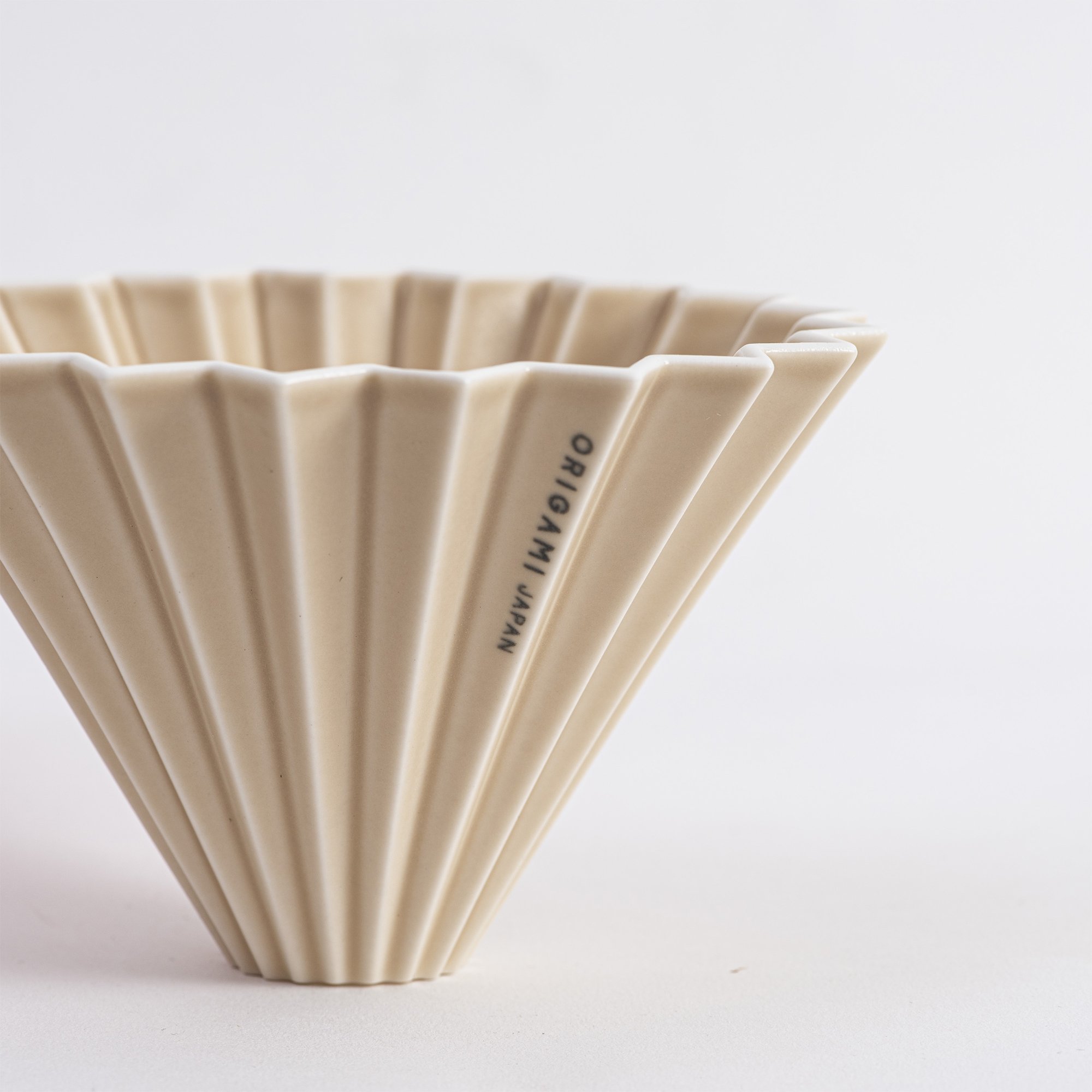 Phễu sứ V60 01 Origami Dripper S Pour over