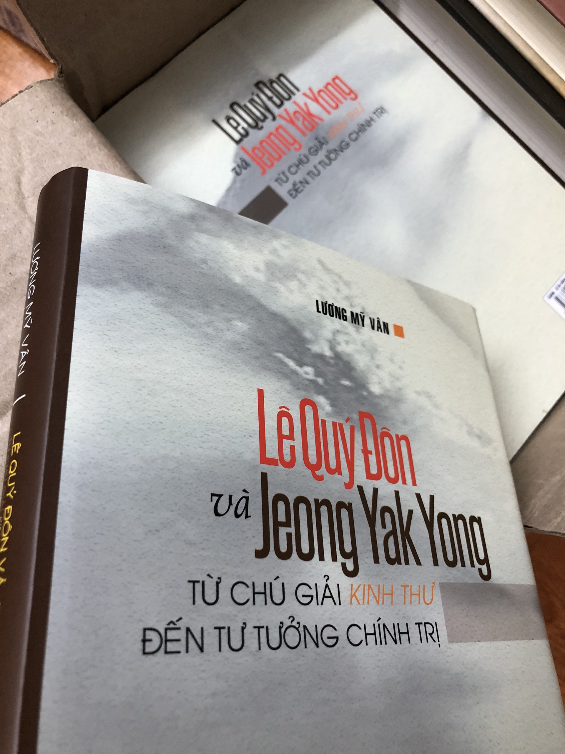 Lê Quý Đôn Và Jeong Yak Yong Từ Chú Giải Kinh Thư Đến Tư Tưởng Chính Trị (Bìa cứng)