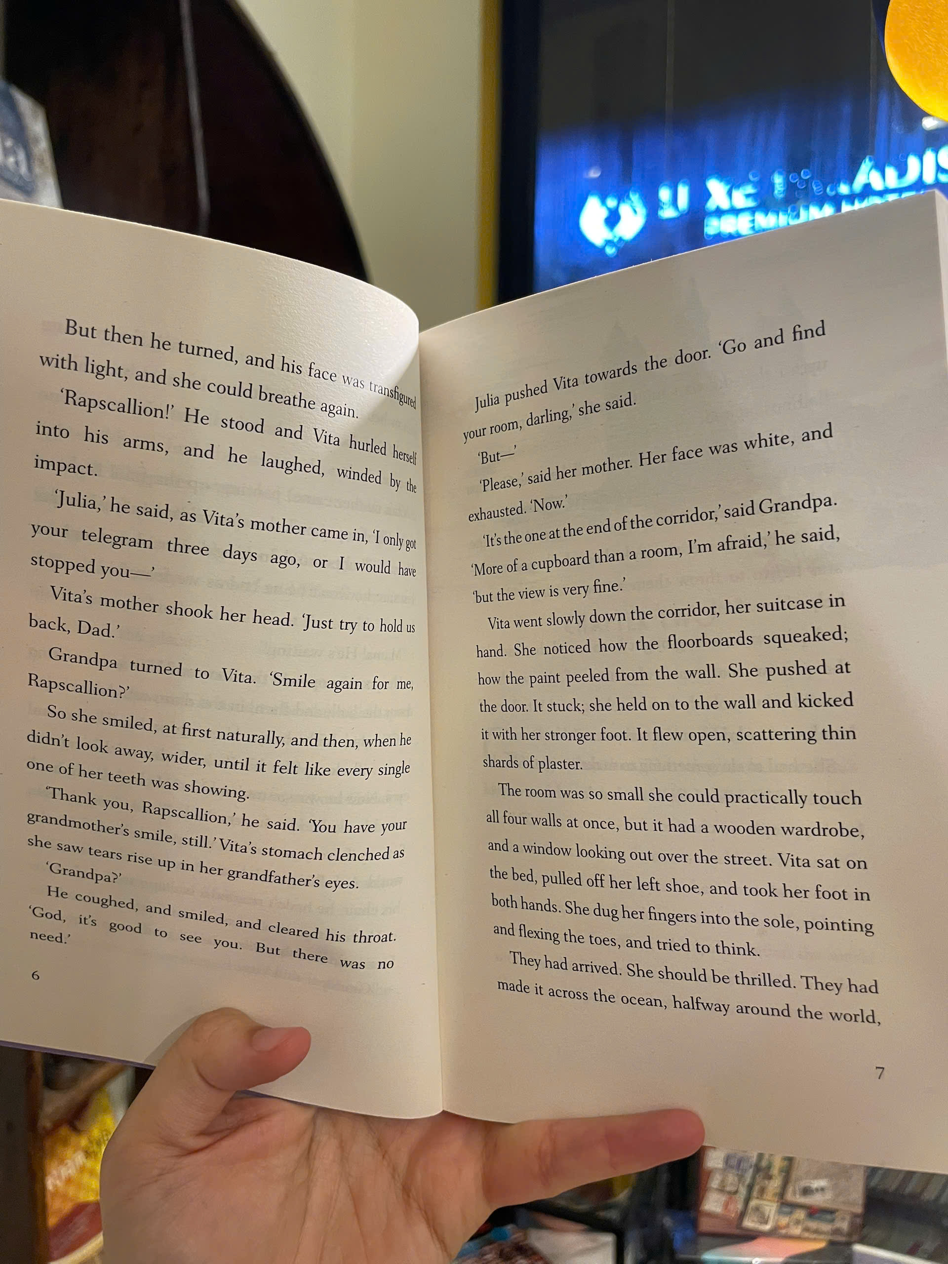 Sách - The Good Thieves by Katherine Rundell -  Historical Fiction/Adventure book in English
