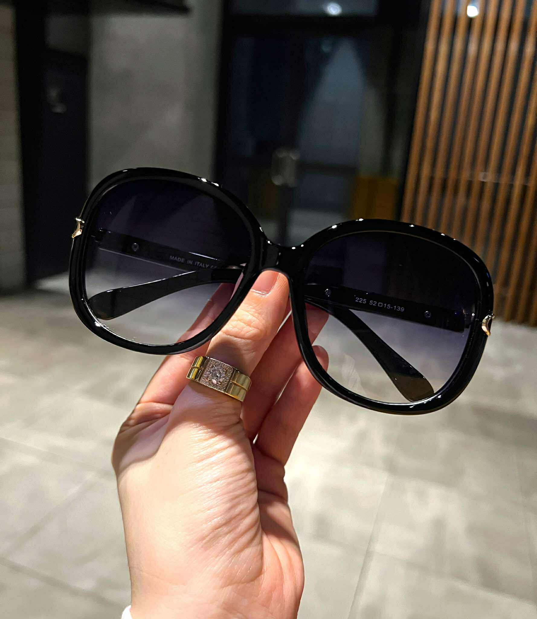 Kính râm, Kính mát thời trang gọng xoắn sành điệu cho nữ + tặng hộp đựng, khăn lau