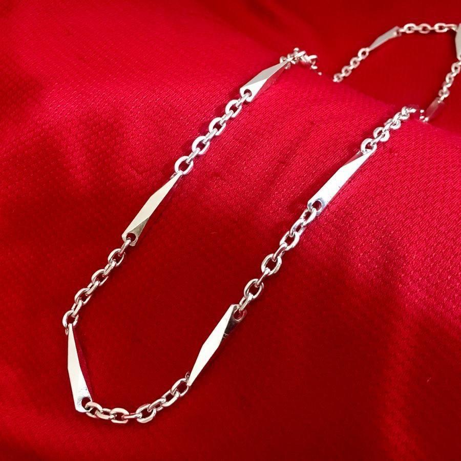Dây chuyền đeo cổ nam Bạc Quang Thản thiết kế kiểu dây tròn độ dài 50cm, trọng lượng có nhiều lựa chọn chất liệu bạc ta