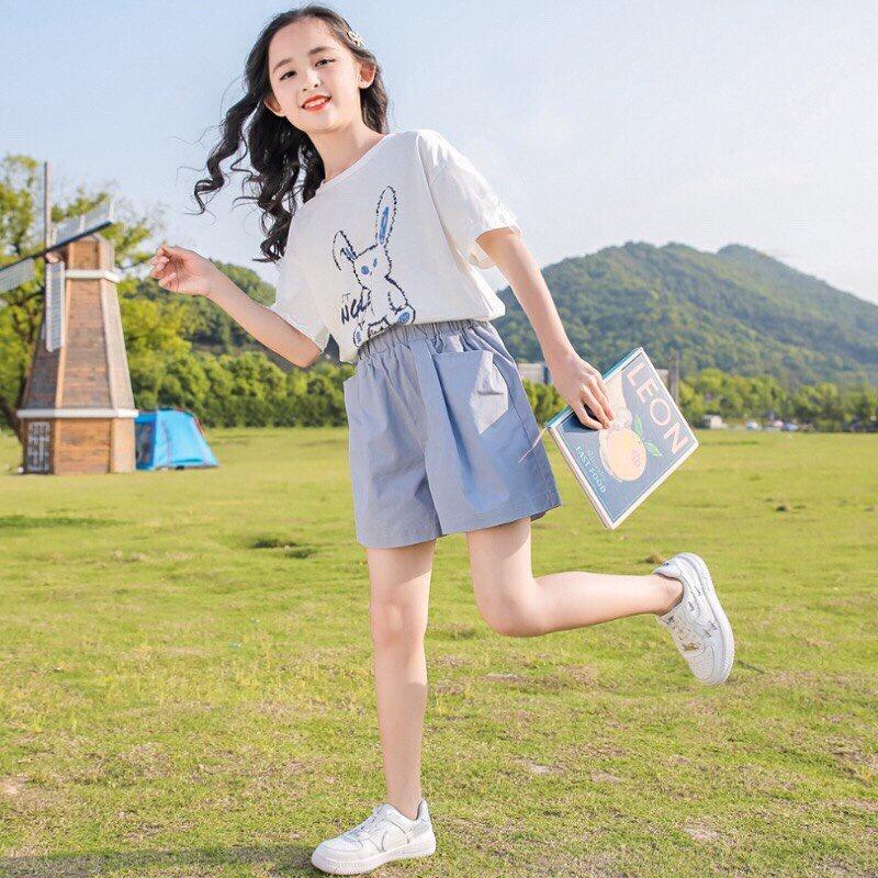 Set bộ quần áo trẻ em mẫu Thỏ dành cho bé gái 18-45kg. Thiết kế hiện đại, chất liệu mát.