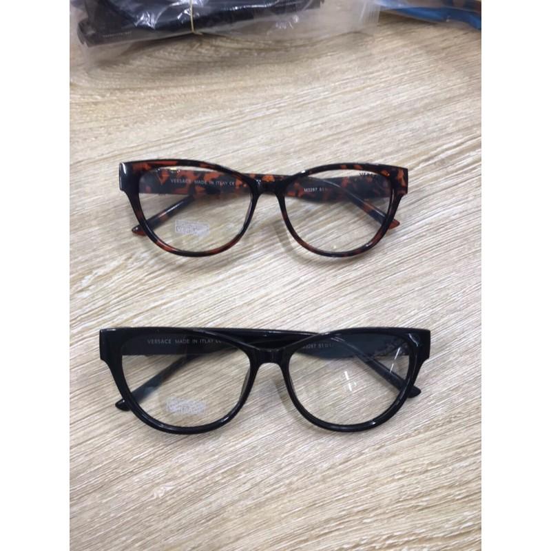 Mắt kính đổi màu đi ngày đêm...