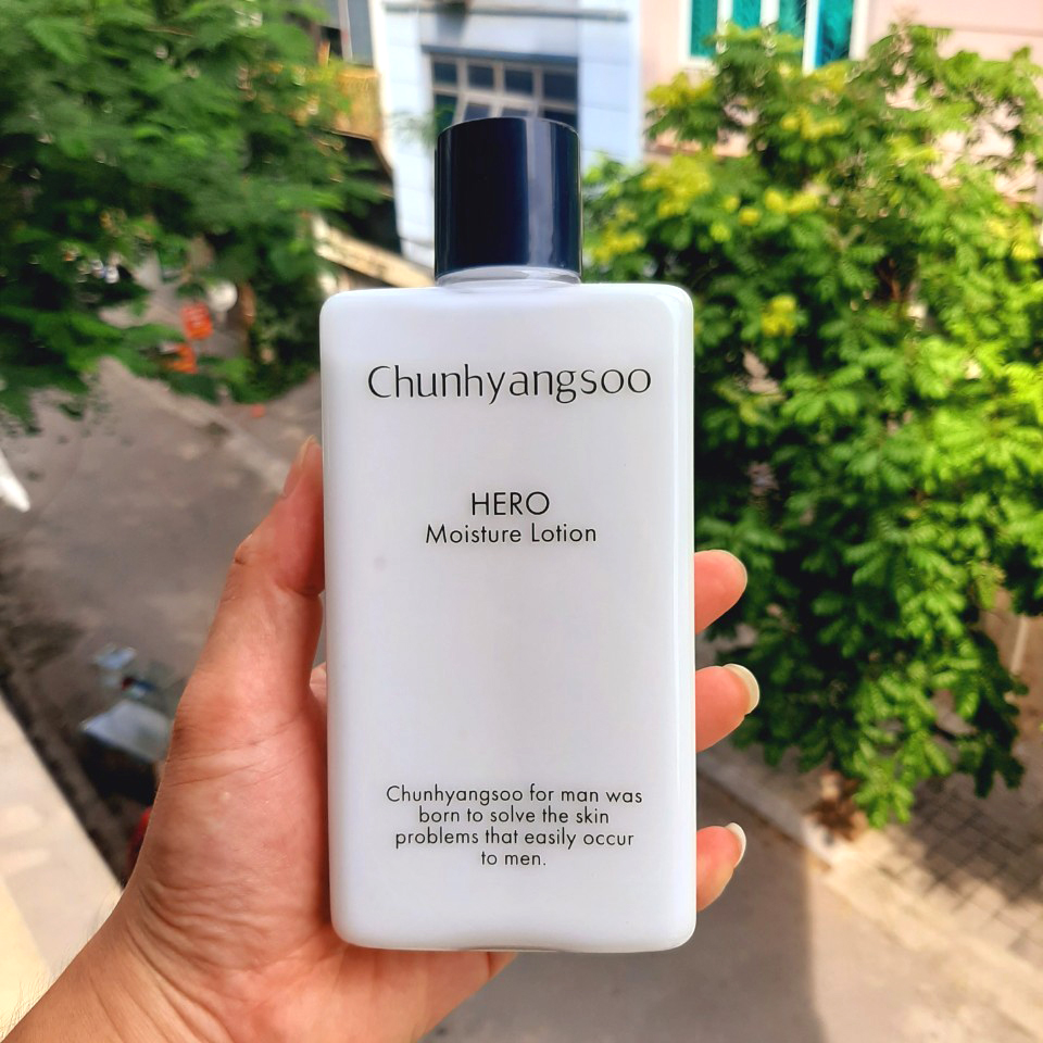 Nước hoa hồng - sữa dưỡng cho nam dành cho da khô, da nhạy cảm Chunhyangsoo Hero Moisture Skin Hàn Quốc 330ml