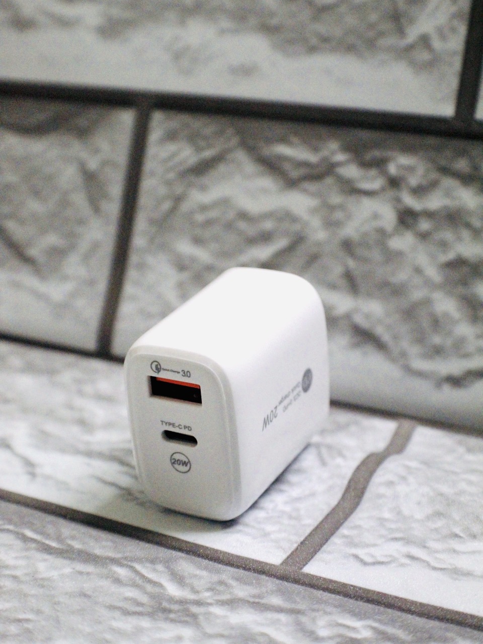 Bộ Sạc Nhanh LINRUI PD20W Gồm Củ Sạc Nhanh QC3.0 Và Cáp Sạc Bọc Dù USB C Dài 1M Tương Thích Nhiều Dòng Điện Thoại - Hàng Chính Hãng