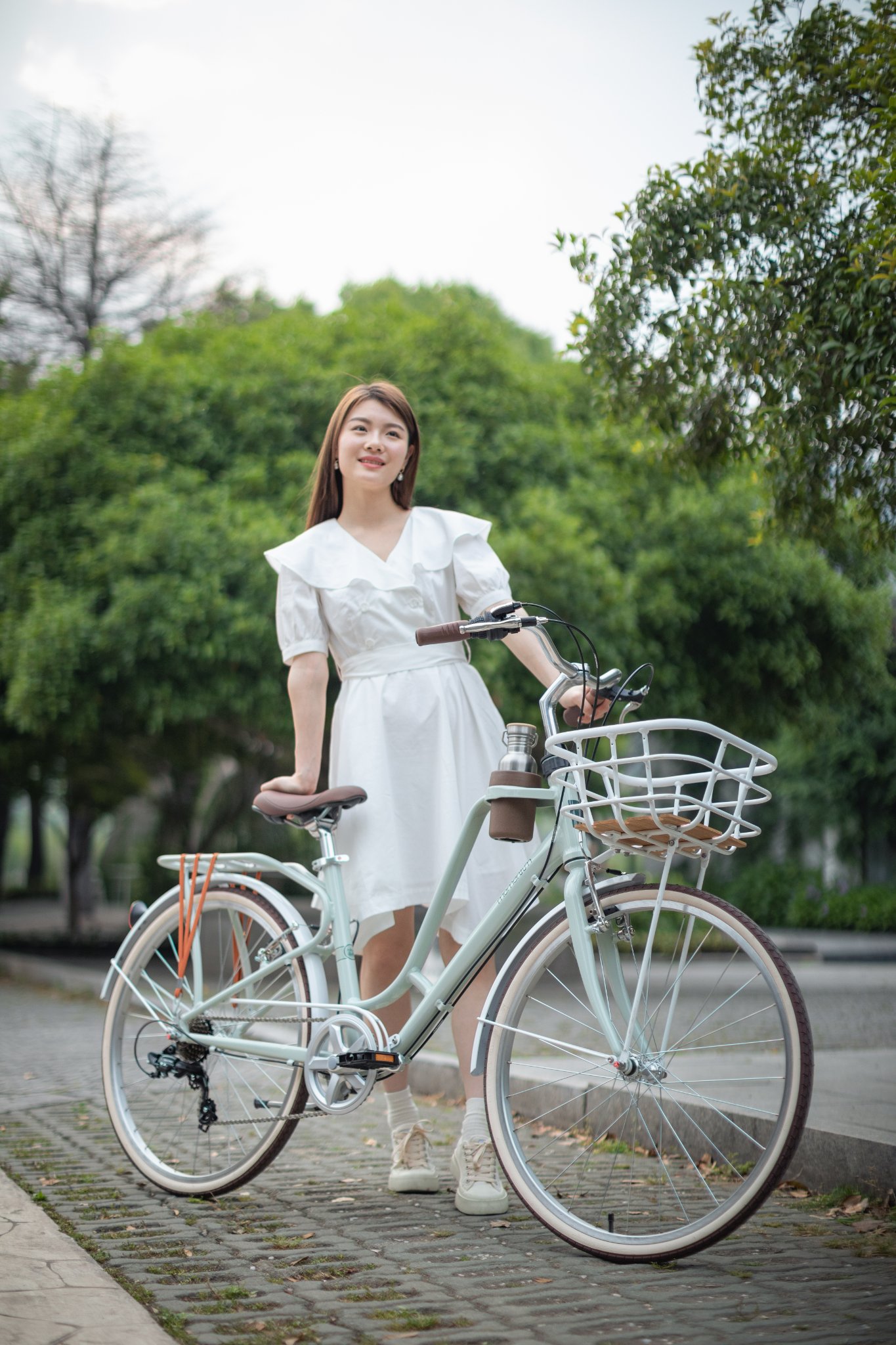 Xe đạp đường phố nữ Giant Momentum Ineed Latte 2023
