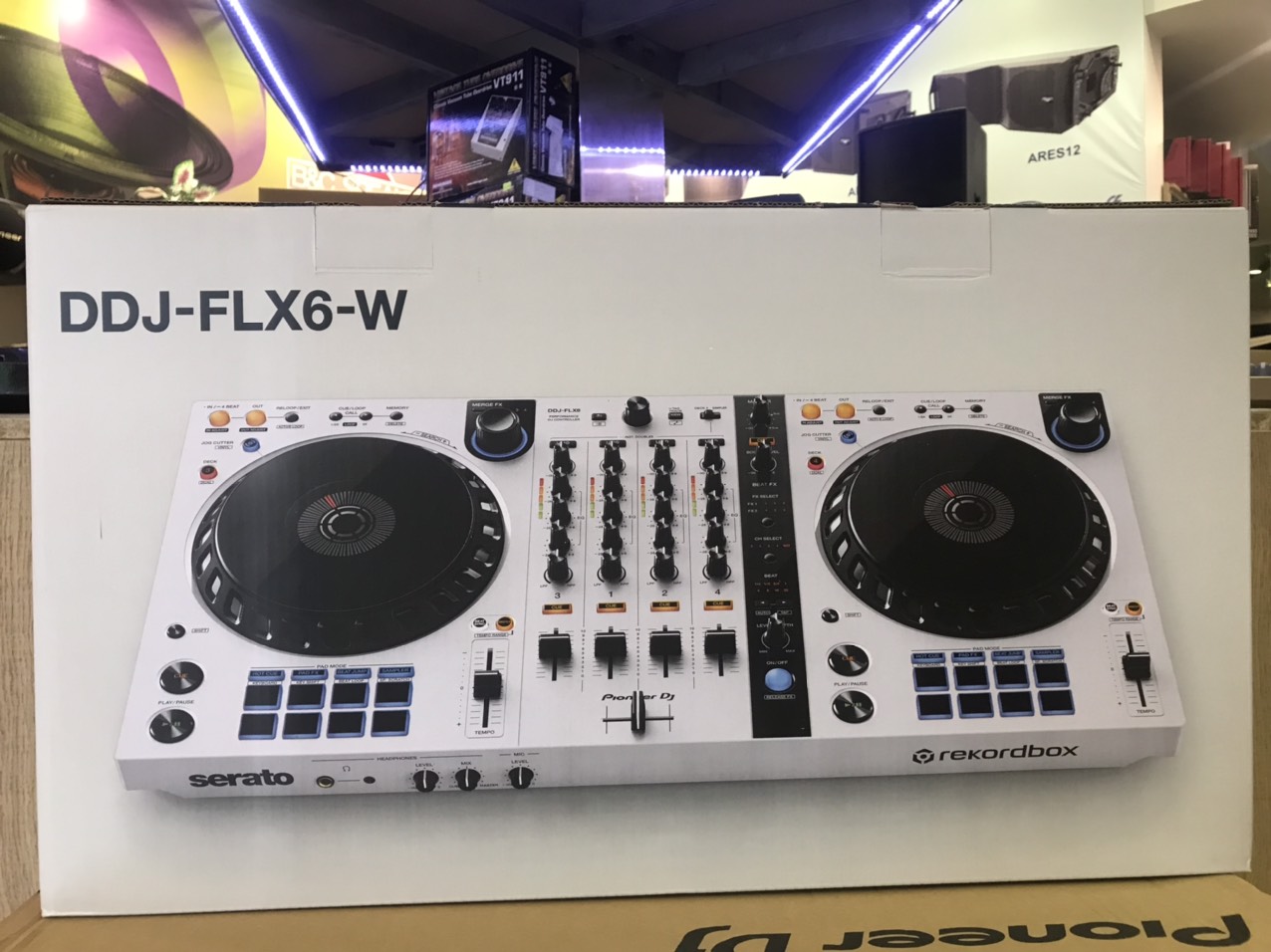 Bàn DJ Controller màu trắng DDJFLX6 Pioneer DJ  hàng giới hạn - Hàng Chính Hãng