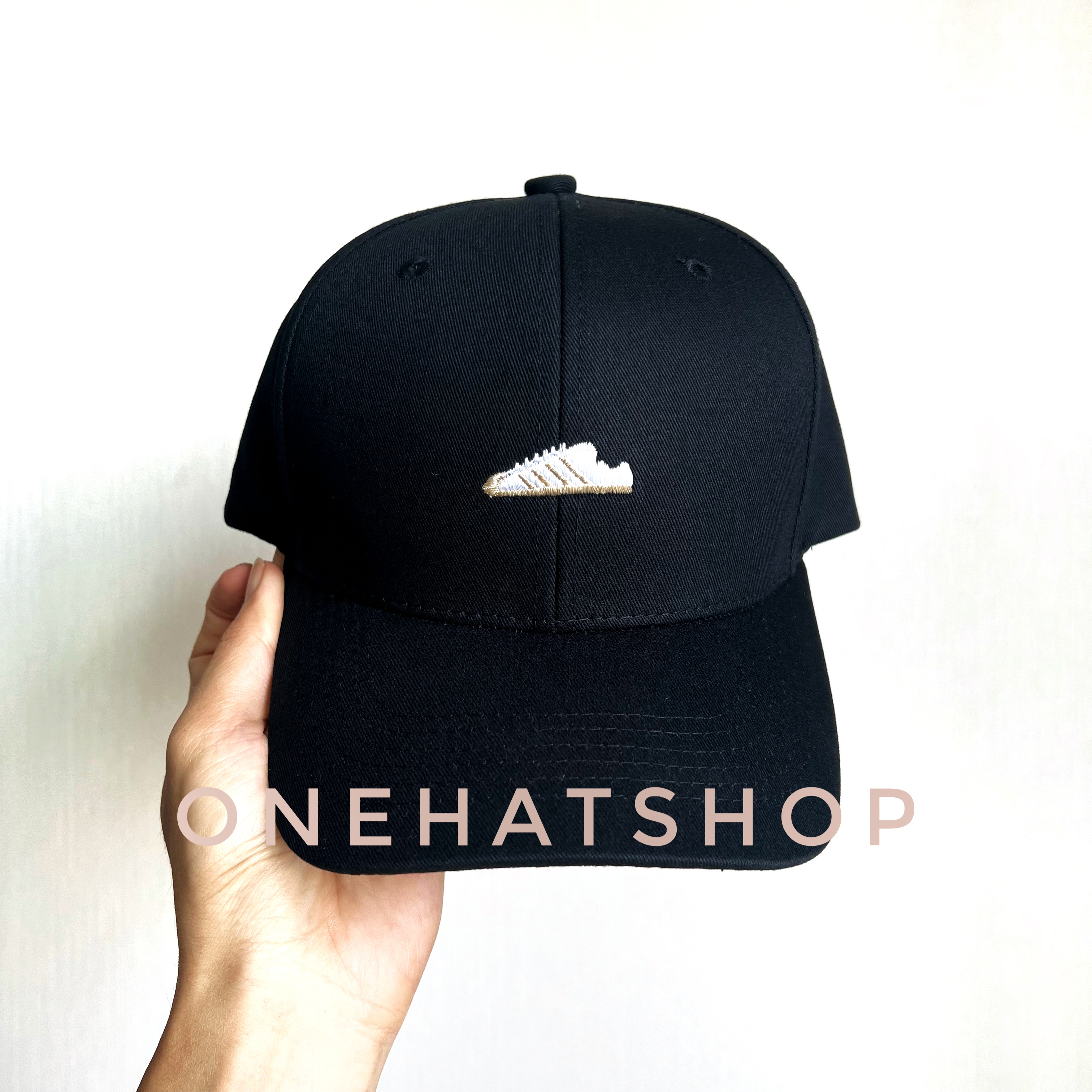 Nón lưỡi trai vành cong 2 phiên bản logo Sneaker giày 4 kẻ sọc Brand One Hat