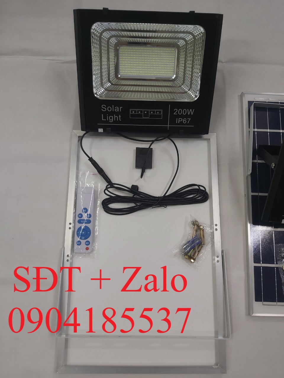 Đèn pha năng lượng mặt trời Solar Light 200W