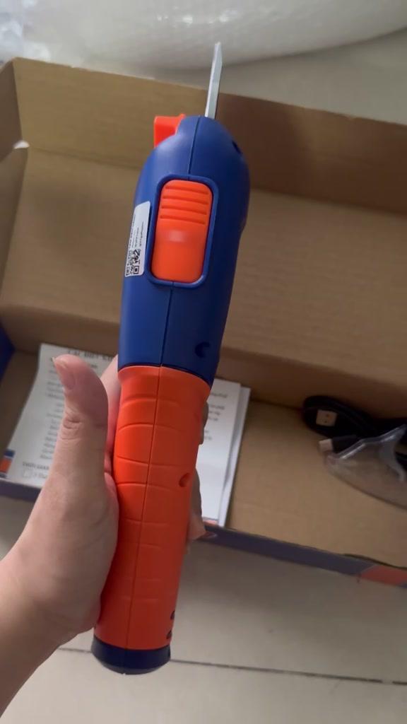 MÁY CẮT CÀNH THẲNG DÙNG PIN 4V (KHÔNG KÈM ĐẦU VÀ DÂY CÁP SẠC) WADFOW WJFP1504 - HÀNG CHÍNH HÃNG