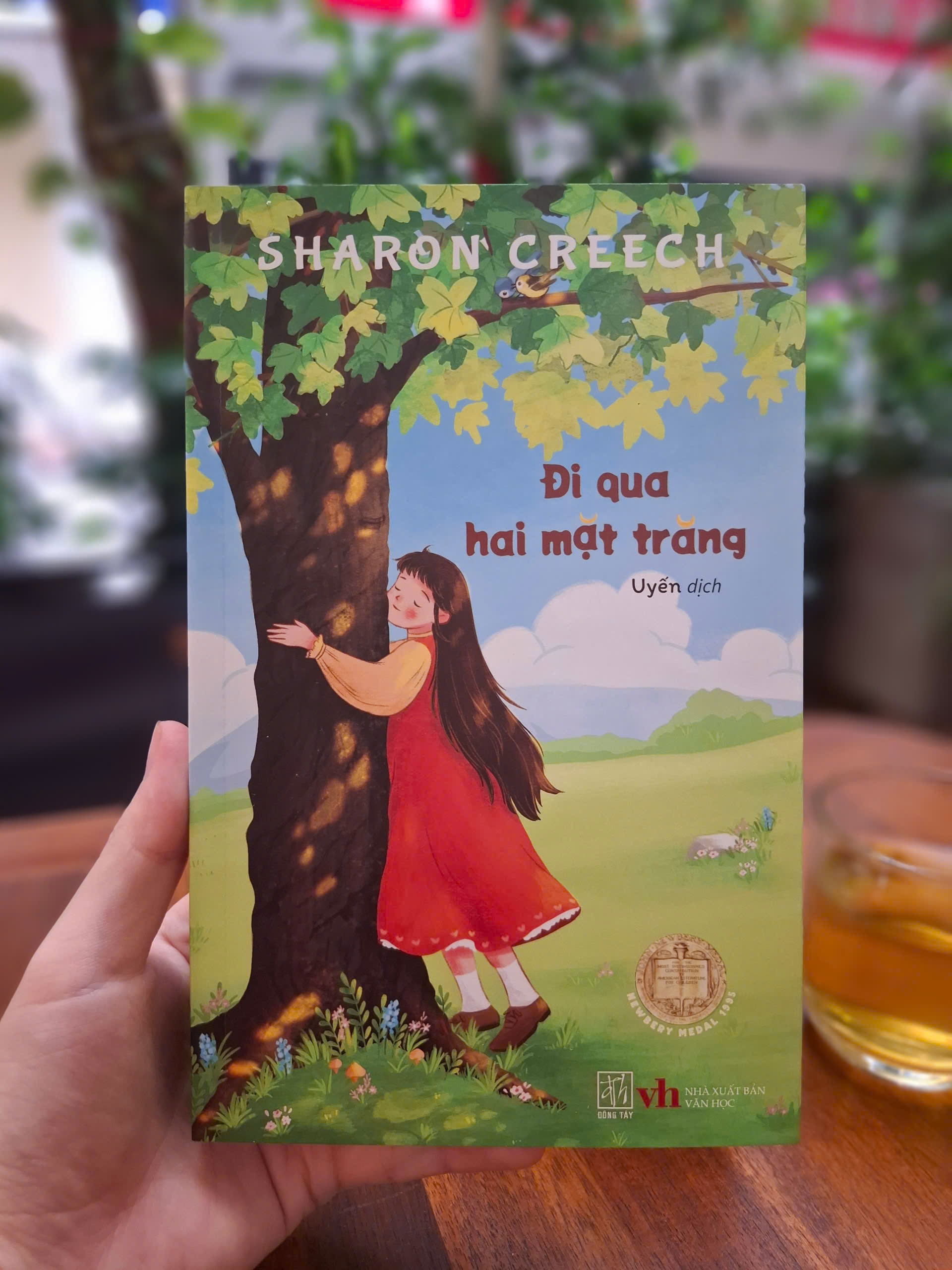 ĐI QUA HAI MẶT TRĂNG - Sharon Creech – Đông Tây – NXB Văn Học