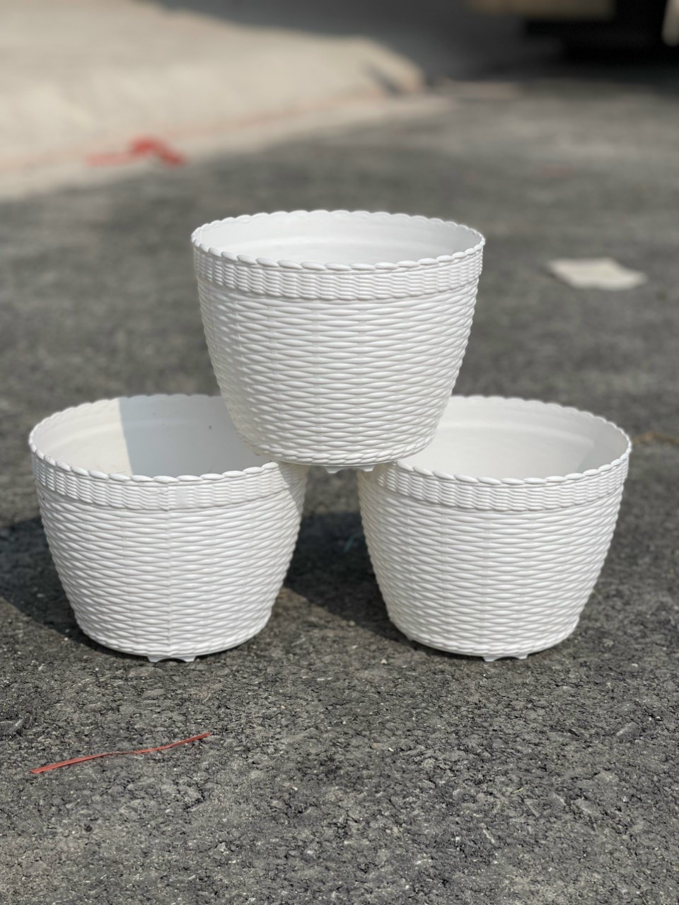 Chậu nhựa mây đan trắng size 200