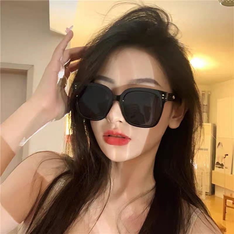 Kính râm nam nữ basic đi chơi đi du lịch Yams Closet