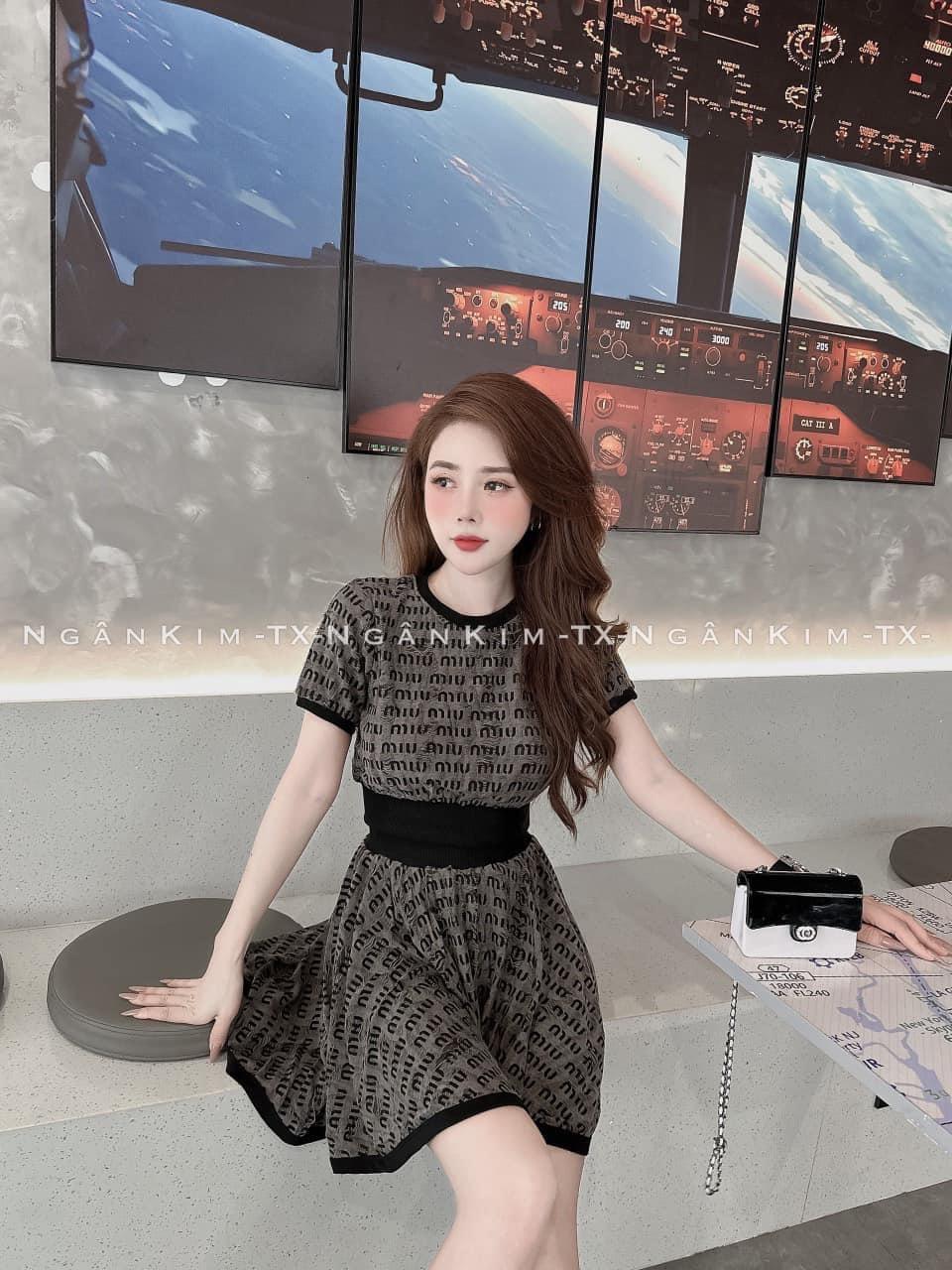 SET ĐI CHƠI, SET 2 MÓN ÁO CROPTOP TAY NGẮN BO EO PHỐI CHÂN VÁY NGẮN XÒE CỰC KUTE