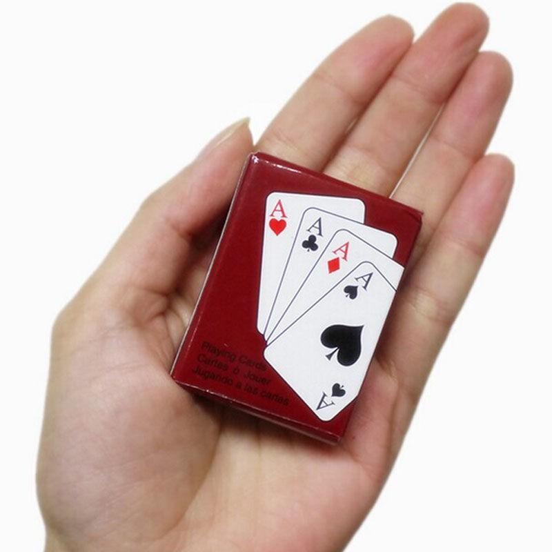 Bộ bài Poker mini tỉ lệ 1:12 độc đáo dành cho nhà búp bê