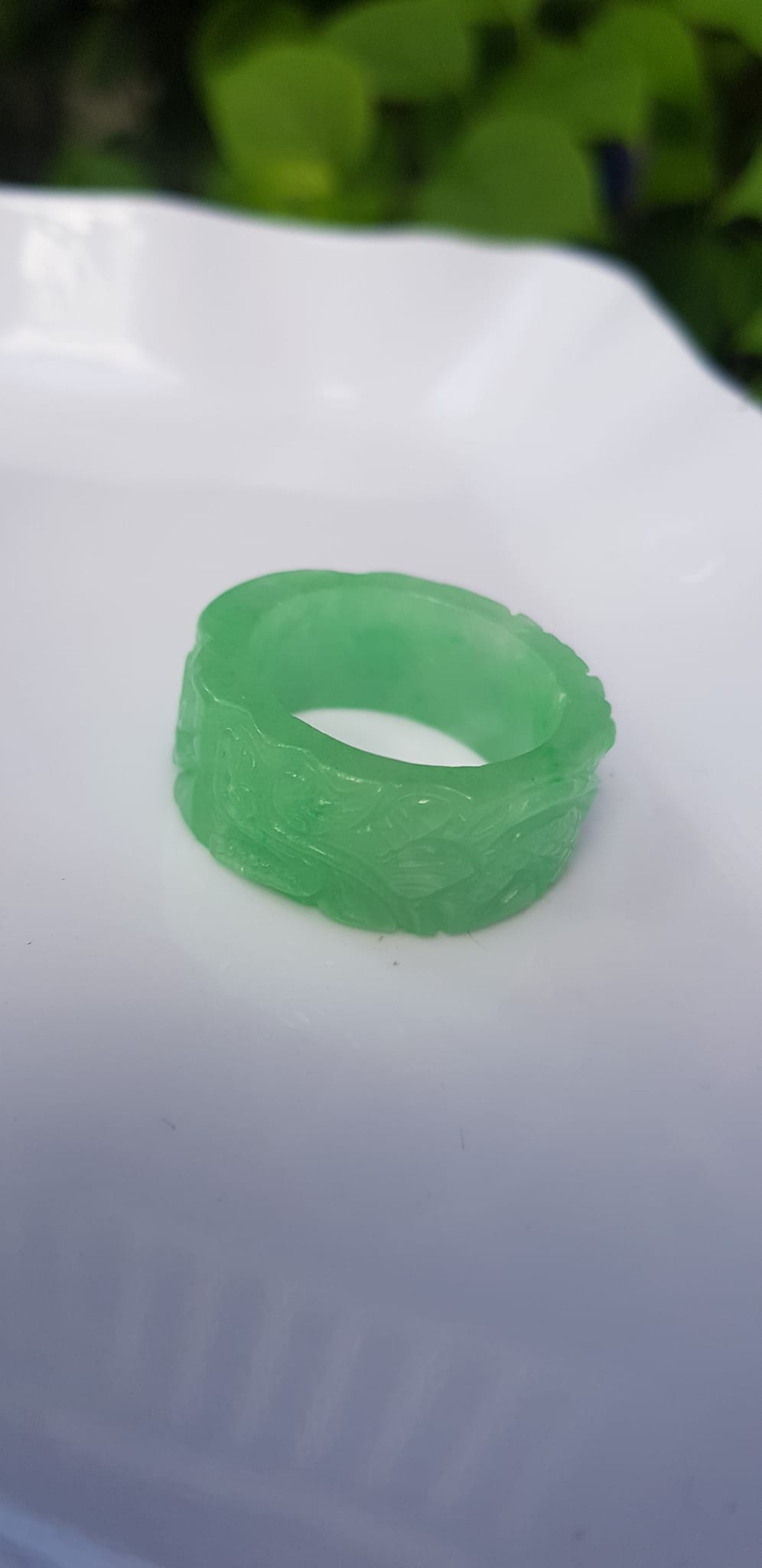Nhẫn Nam Bản Vuông Trạm Rồng Đẹp Size Nhẫn Ni 22mm x Cao 11mm x Dầy 4mm Màu Xanh Ngọc Cẩm ThạchTươi đẹp ạ