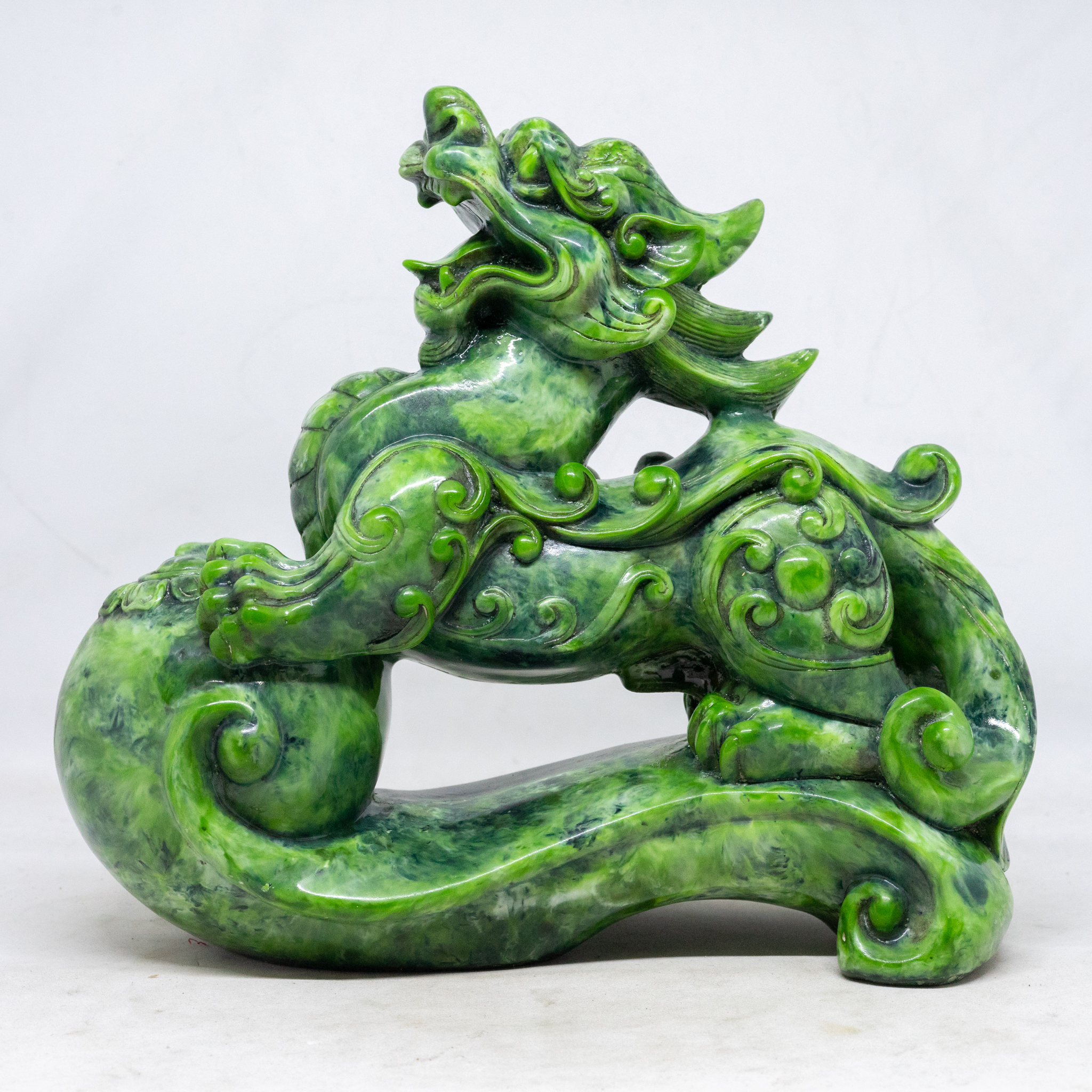 Cặp tượng Tỳ Hưu Như Ý phong thủy cao 19cm bằng đá xanh ngọc bích