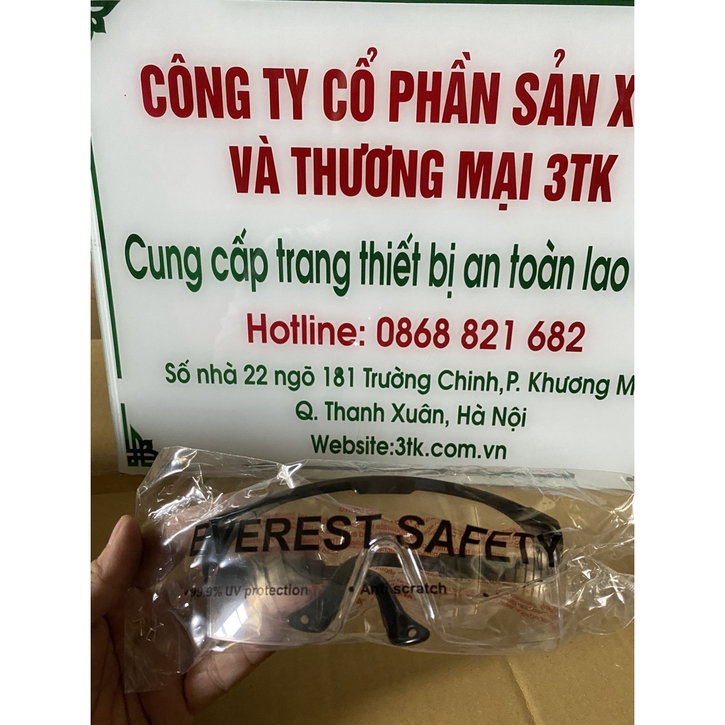 Kính Bảo hộ lao động Everest Safety EV105 Chống bụi, Chống đọng hơi nước, Chống trầy xước, Chống tia UV