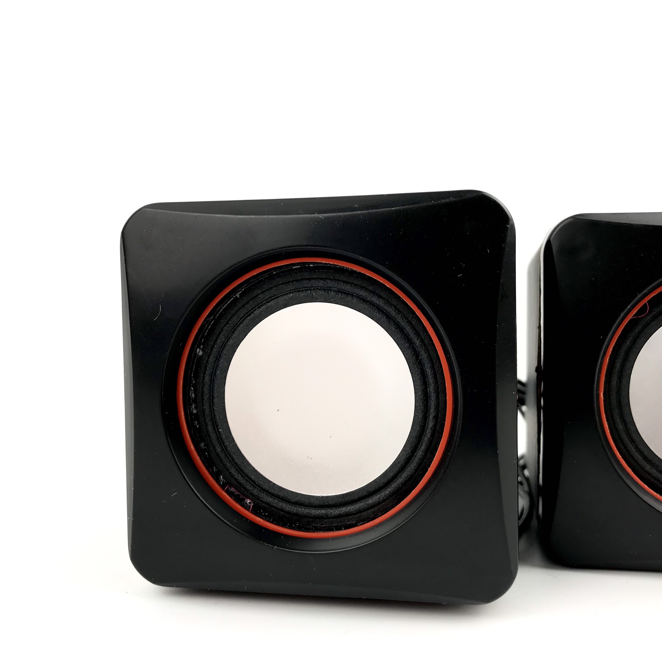 Loa Máy Tính Mini 2.0 Có Dây GUTEK G101 Hình Xí Ngầu Với Jack Cắm 3.5 Nhỏ Gọn Âm Thanh Chất Lượng Dùng Được Cho Cả Điện Thoại - Hàng chính hãng