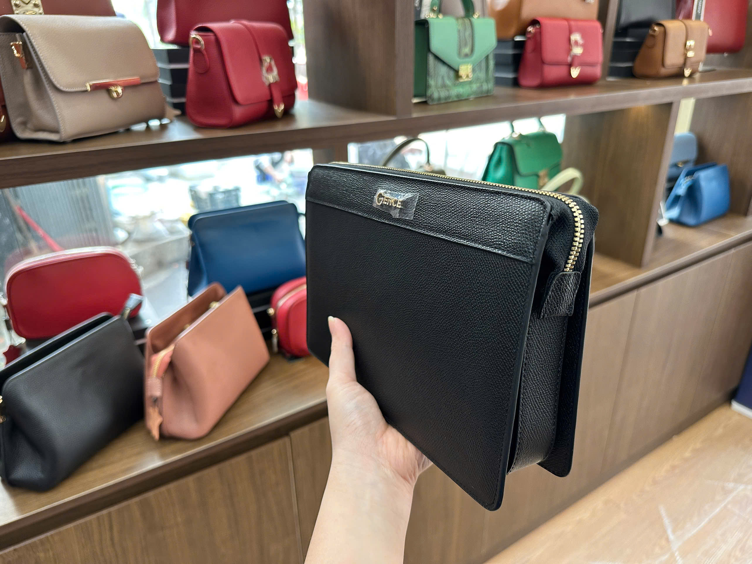 Clutch Da Hàng Hiệu Ví Nam Cầm Tay Công Sở GENCE HT11 Da Bò Cao Cấp Màu Đen Hai Phân Loại Khóa Thường Và Khóa Số