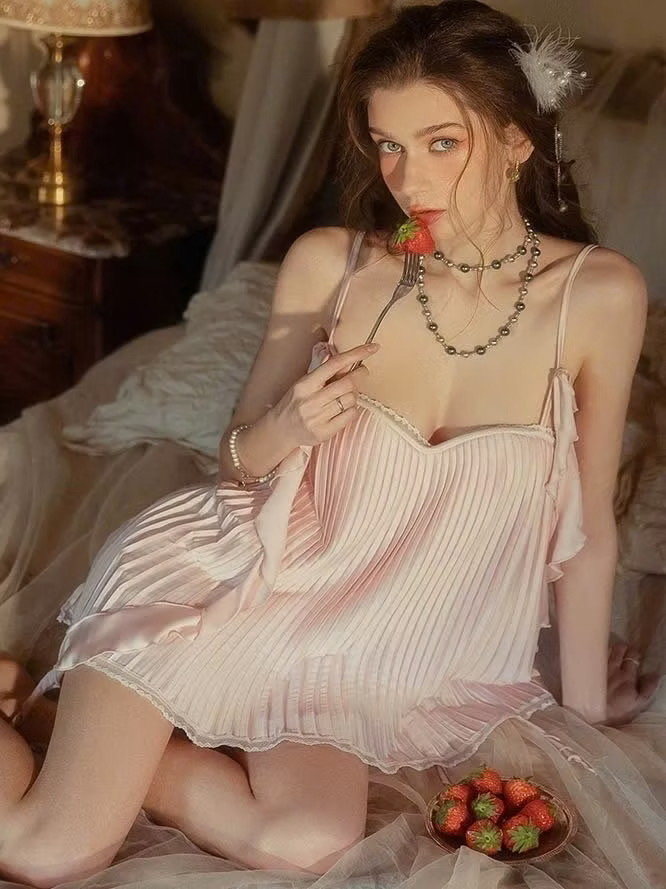 Váy ngủ D377 Lụa Cao Cấp Mẫu Trơn Xếp Ly Bánh Bèo Xinh Xắn