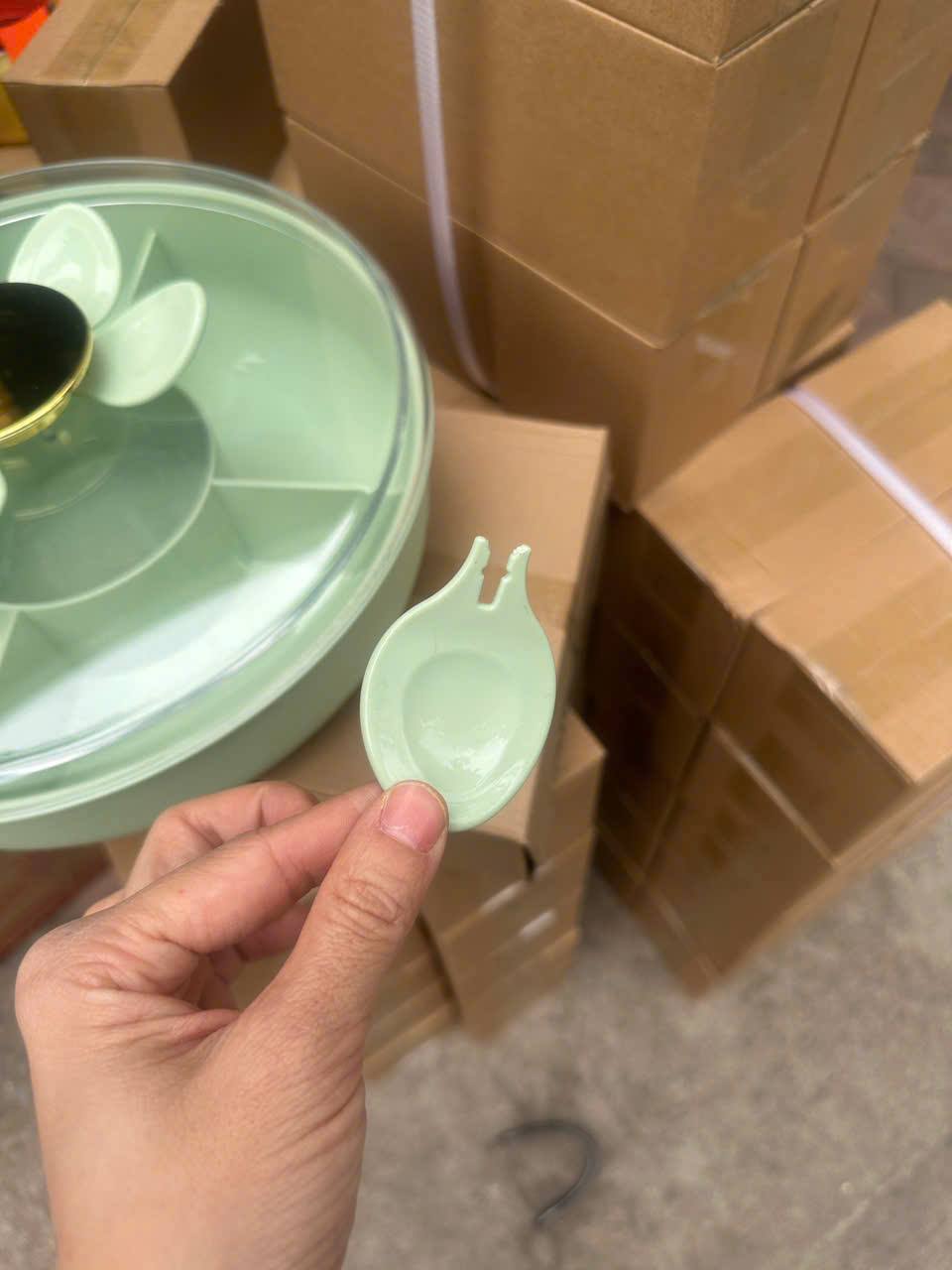 Khay Mứt Tết Hoa 7 Cánh Kèm Xiên Có Nắp Trong Suốt – Khay Đựng Bánh Kẹo 5 Ngăn, Khay Hạt Dẻ – Trái Cây Cao Cấp Trang Trí Phòng Khách - HÀNG CHÍNH HÃNG MINIIN