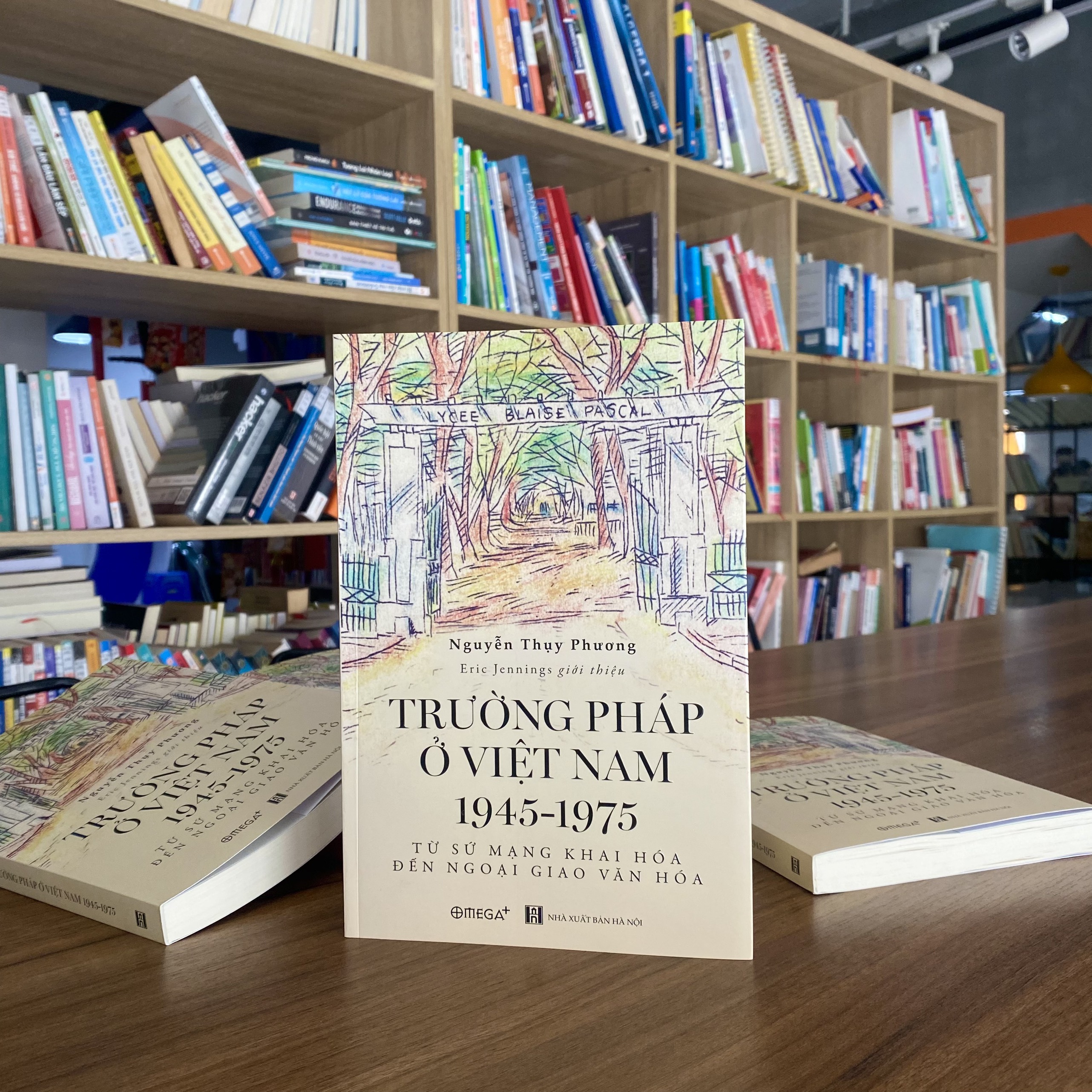 Trường Pháp Tại Việt Nam 1945-1975: Từ Sứ Mạng Khai Hóa Đến Ngoại Giao Văn Hóa