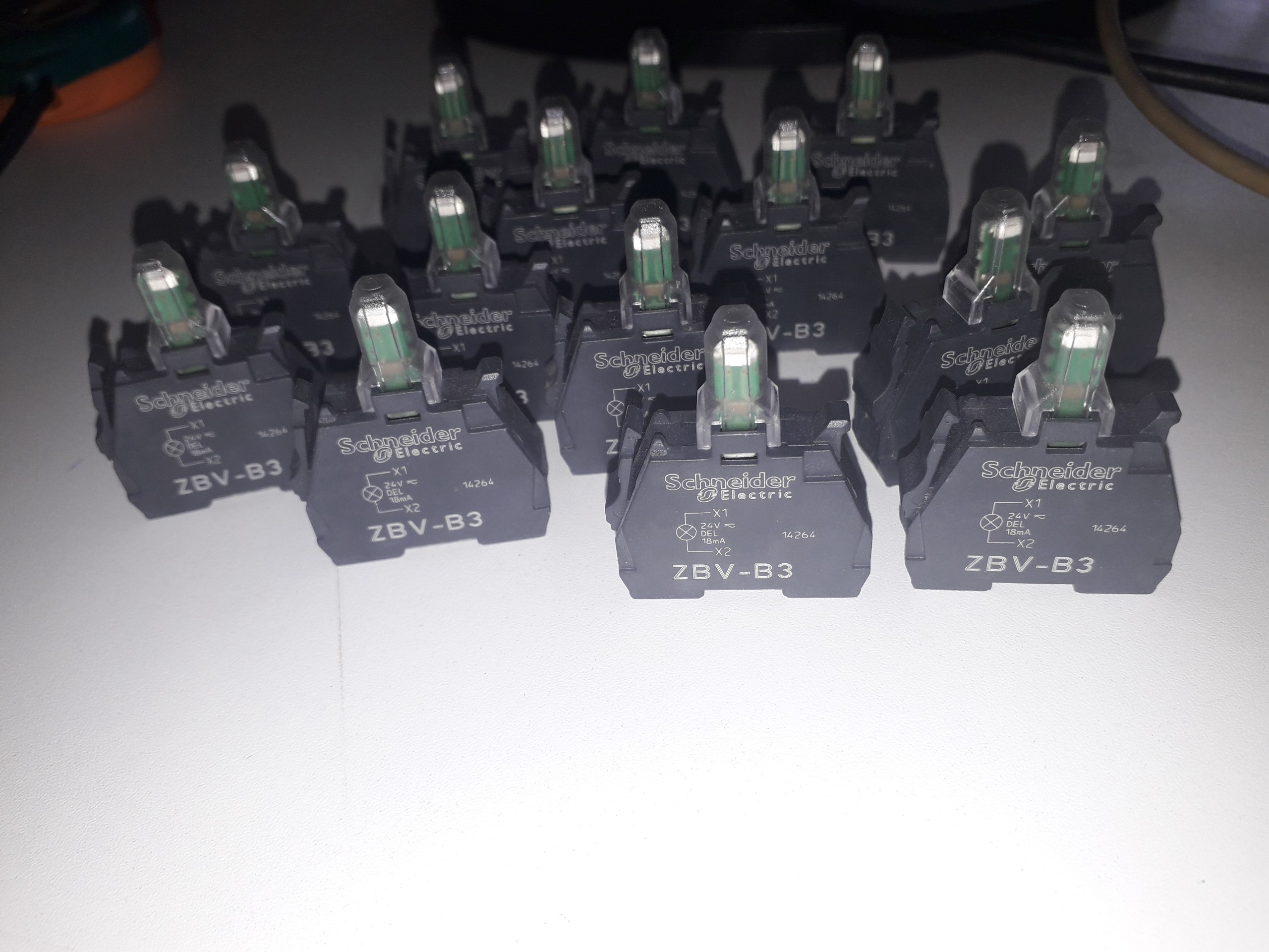 ZBV-B3 Khối đèn cho XB4 hoặc XB5,  Ø22, màu xanh lá cây, LED tích hợp, 24 V AC / DC