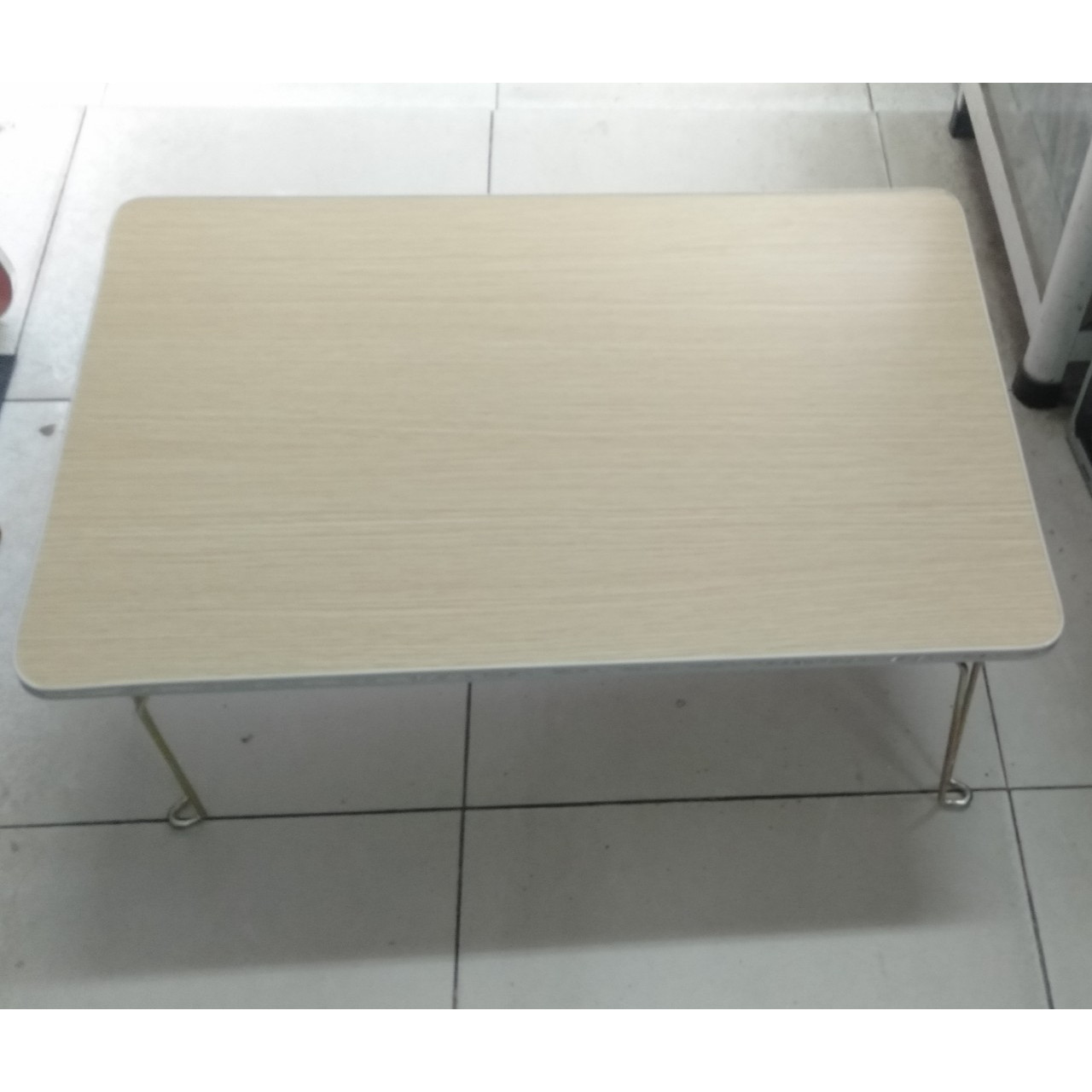 Bàn học sinh ,sinh viên Vân Gỗ kích thước 40/60 cm