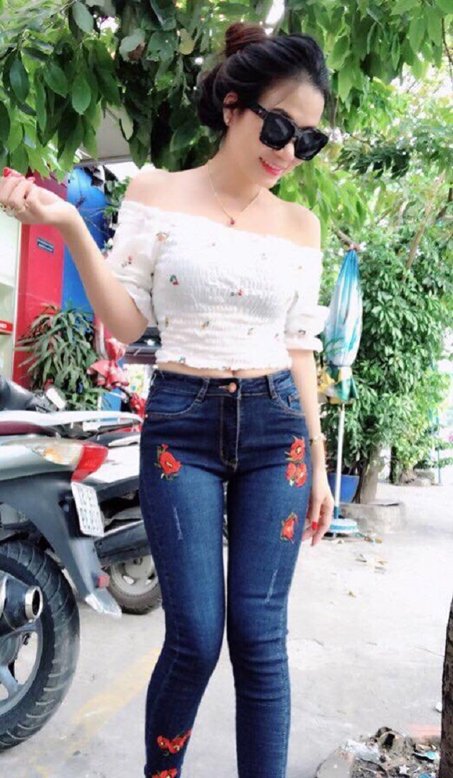 Áo Croptop Hở Vai Tay Lỡ