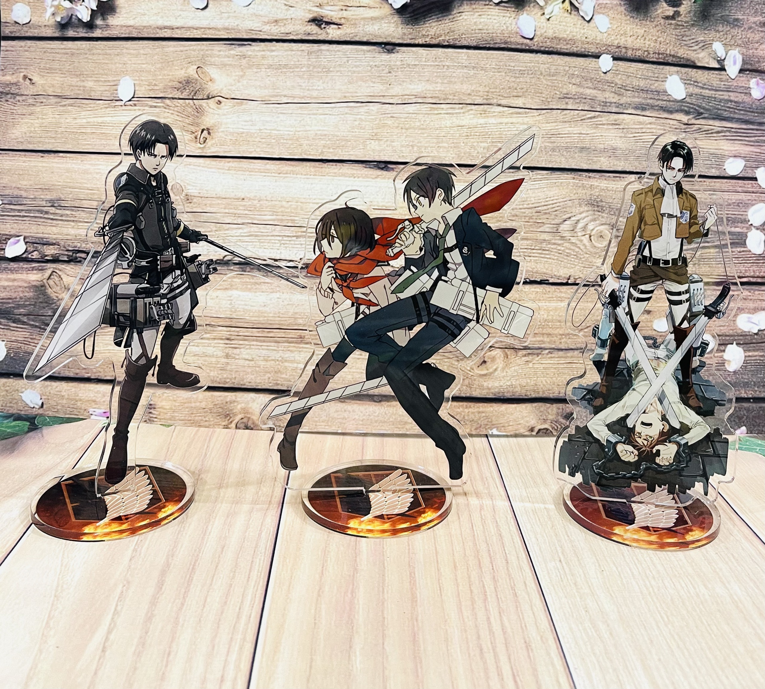 Standee  Attack on Titan  mô hình mica trong