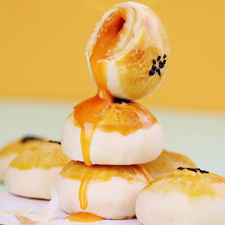 1 bánh ngàn lớp nhân trứng chảy 3Q Egg Yolk