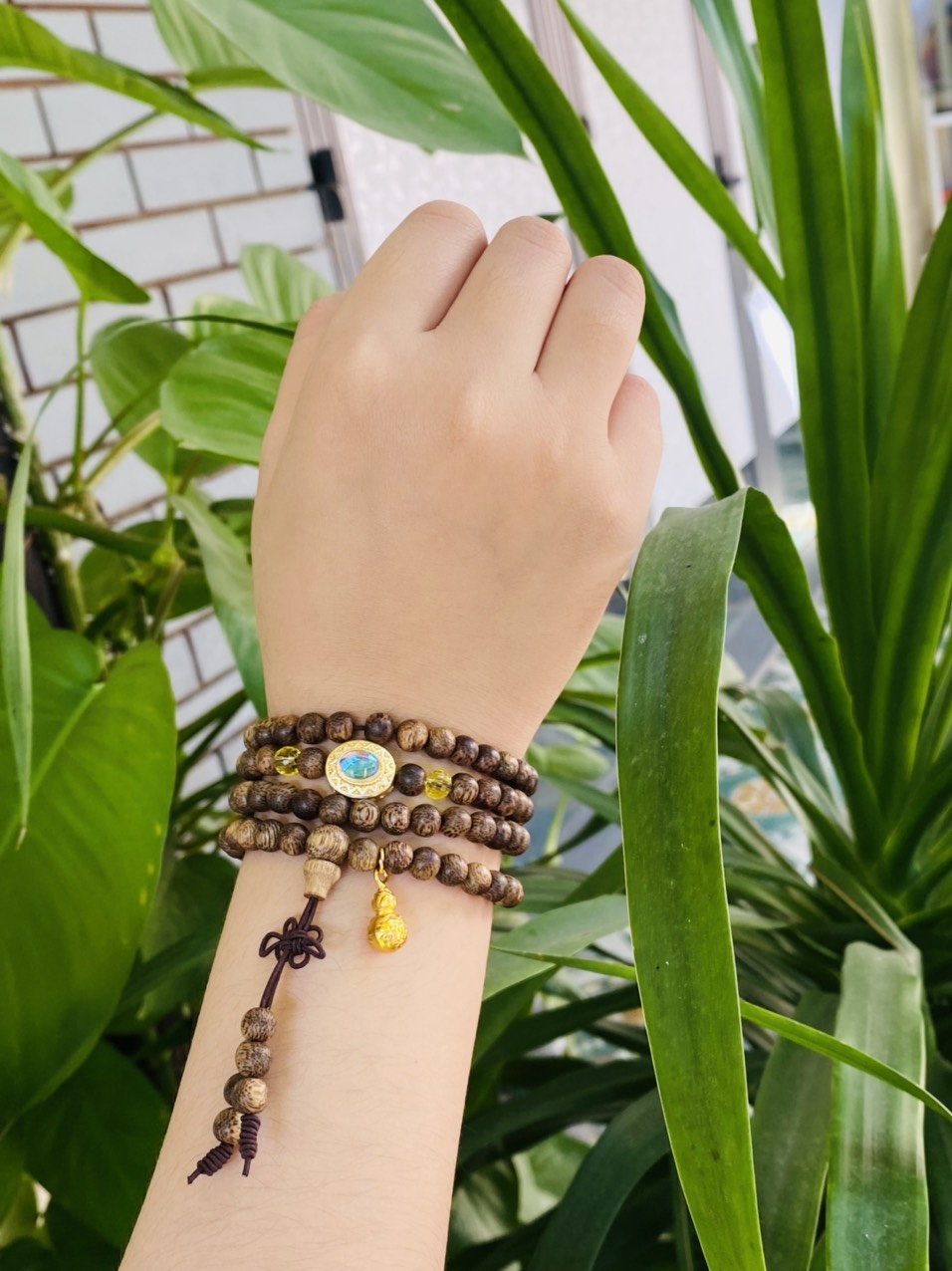 Vòng tay Trầm hương tốc 108h mix charm, đá phong thủy
