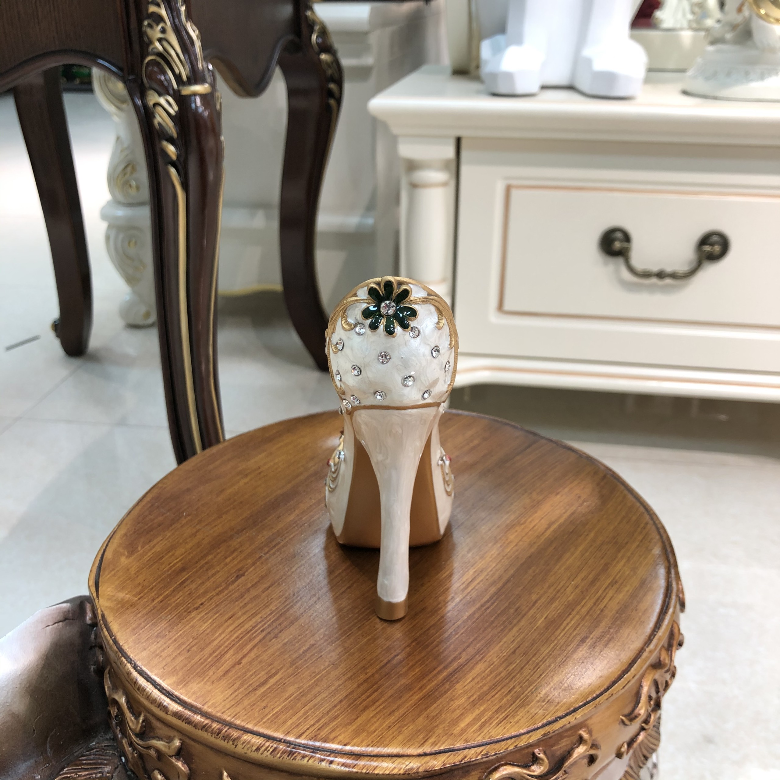 Giày đựng nhẫn - Giày trang trí - Giày đựng trang sức - Giày đựng trang sức tân cổ điển- Giày để nhẫn HD4 Chất liệu hợp kim phủ bóng sứ