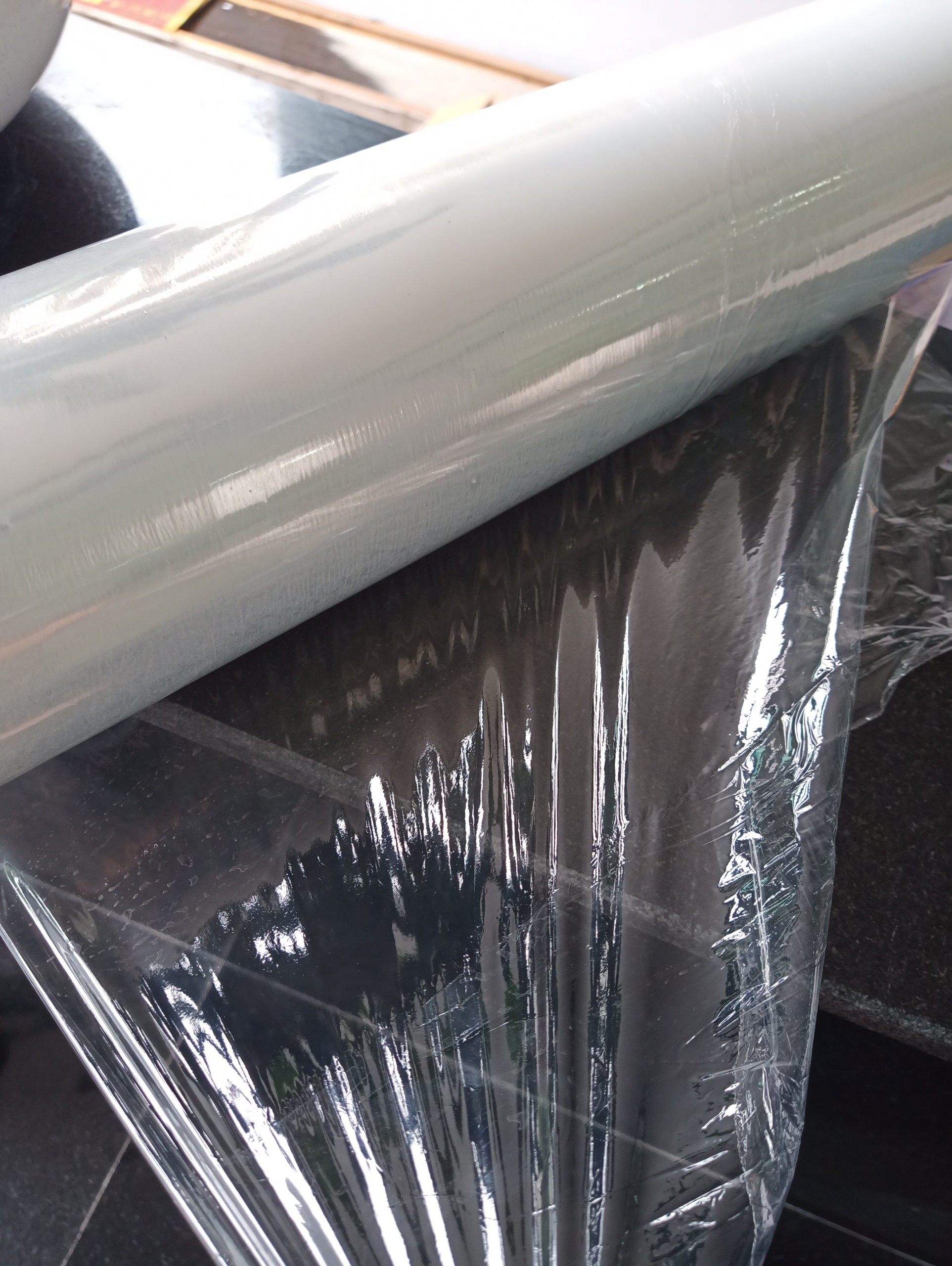 Màng PE quấn hàng, bảo vệ hàng hóa 50cm x 2.6kg
