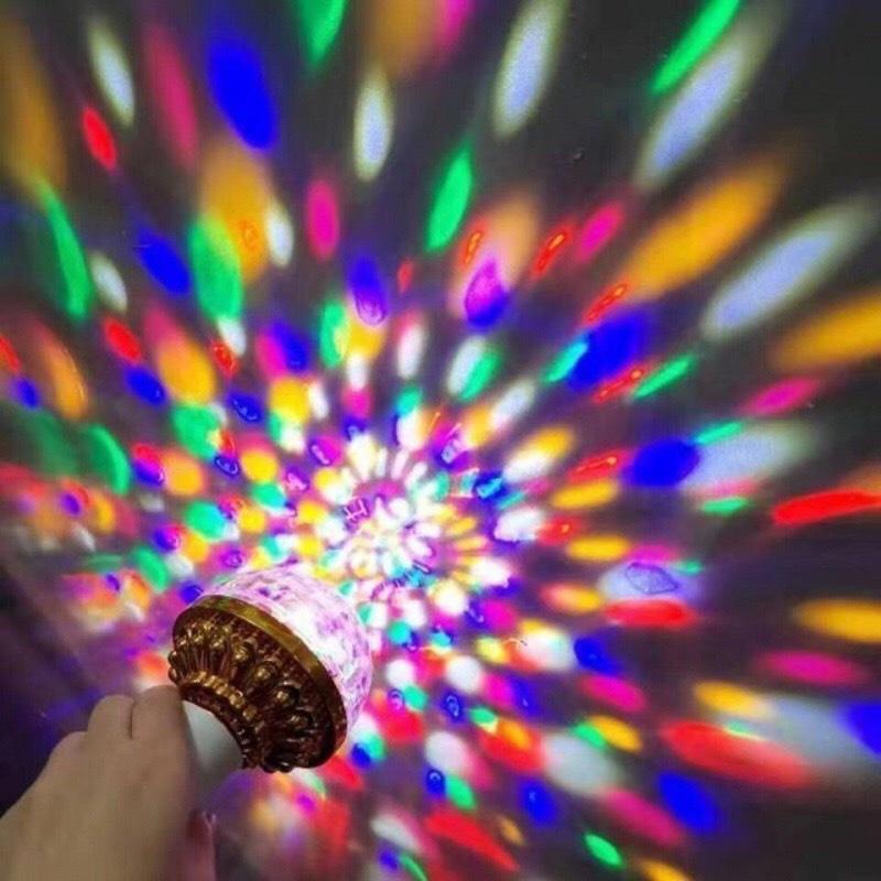 Đèn LED Trang Trí Xoay 360 Pha Lê 7 Màu