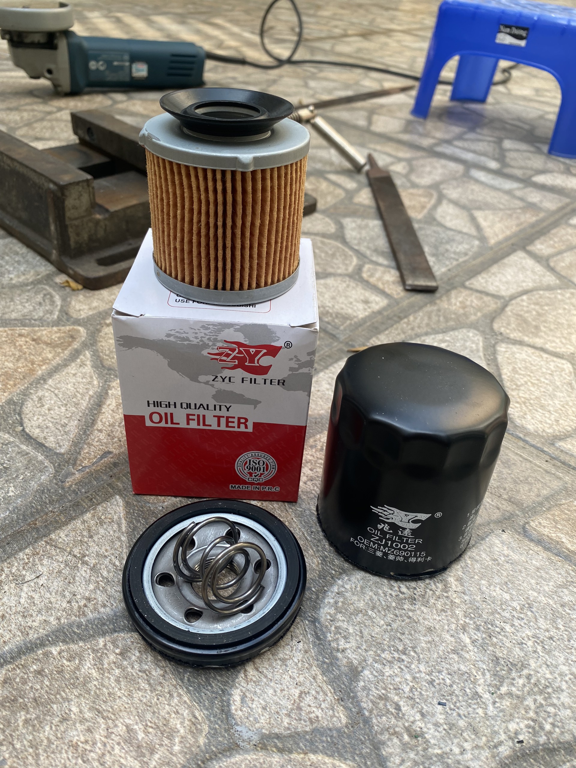 [ZYC Filter] Lọc nhớt Xpander, Attrage, Triton, Outlander, Pajero Sport [ Mã: MZ690115 ]