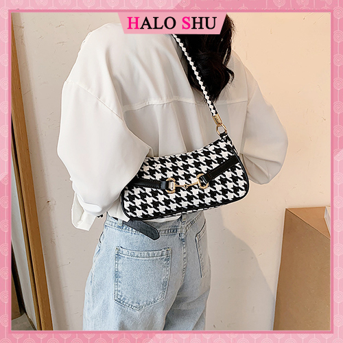 Túi xách nữ, túi cắp nách khoá móc chất da hoạ tiết đen trắng phù hợp đi chơi HALO SHU size 22 mã DC0054