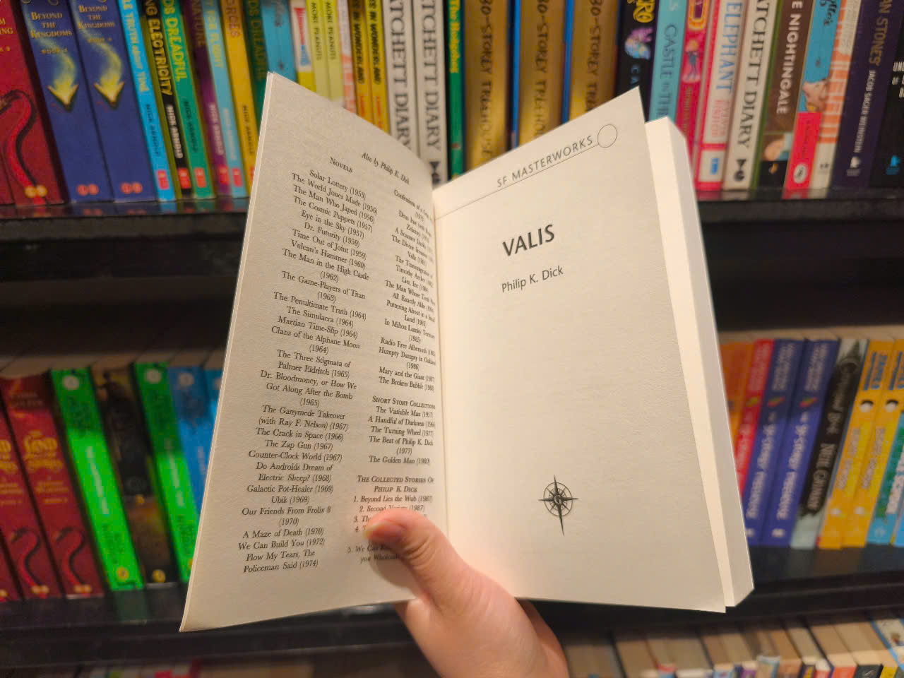 Sách - Valis (S.F. MASTERWORKS) by Philip K Dick - Sách tiếng anh, bìa mềm, Khoa học giả tưởng