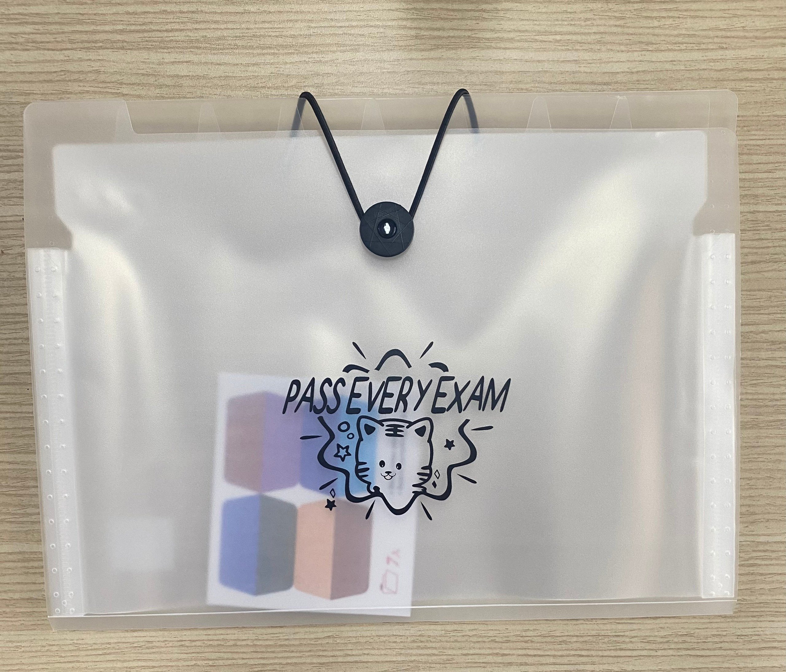 Bìa đựng hồ sơ trong suốt dạng khóa gài 8/12 ngăn Stacom