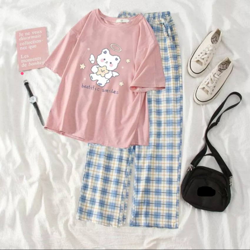 Sét Bộ Nữ SS24, Sét Đồ Nữ Đi Chơi Đẹp In Gấu Ôm Sao, Sét Áo Vải Cotton Và Quần Kẻ Đen Cá Tính