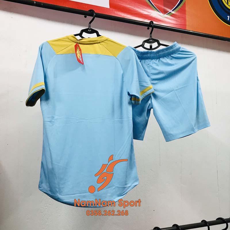 Mẫu quần áo đá banh đá bóng chất vải gai lạnh cao cấp hàng VN chất lượng cao Riki Crom 2022_2023