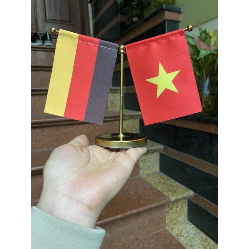 Táp lô ô tô Việt - Đức